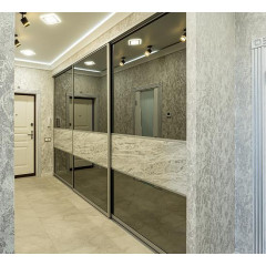 Встроенный шкаф-купе с зеркалом