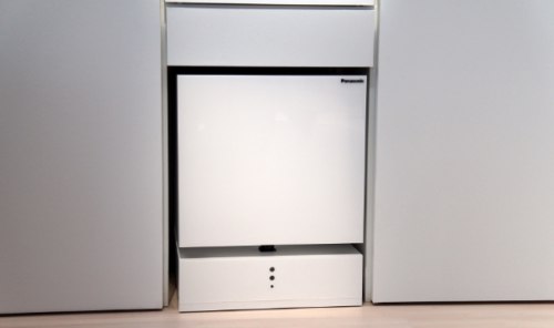 Робот-холодильник с голосовым управлением от компании Panasonic
